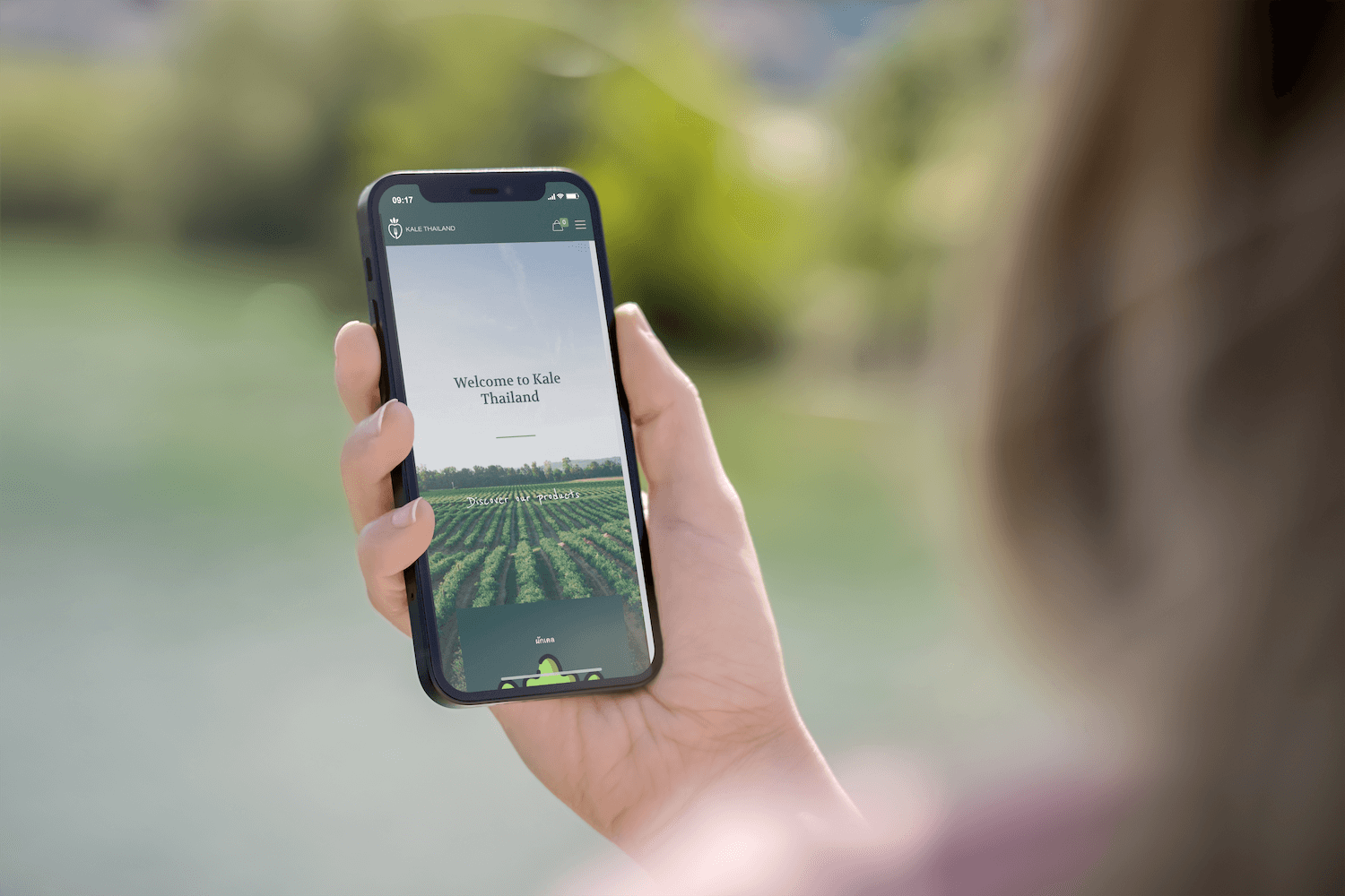 iphone_12_mockup_outdoor_scene_04